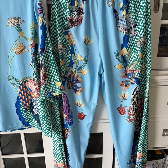 Colorful Set with Bird Design - Picture 6 of 13